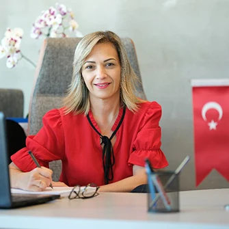 https://www.clinicafera.com/wp-content/uploads/2023/06/tatiana-araujo.webp